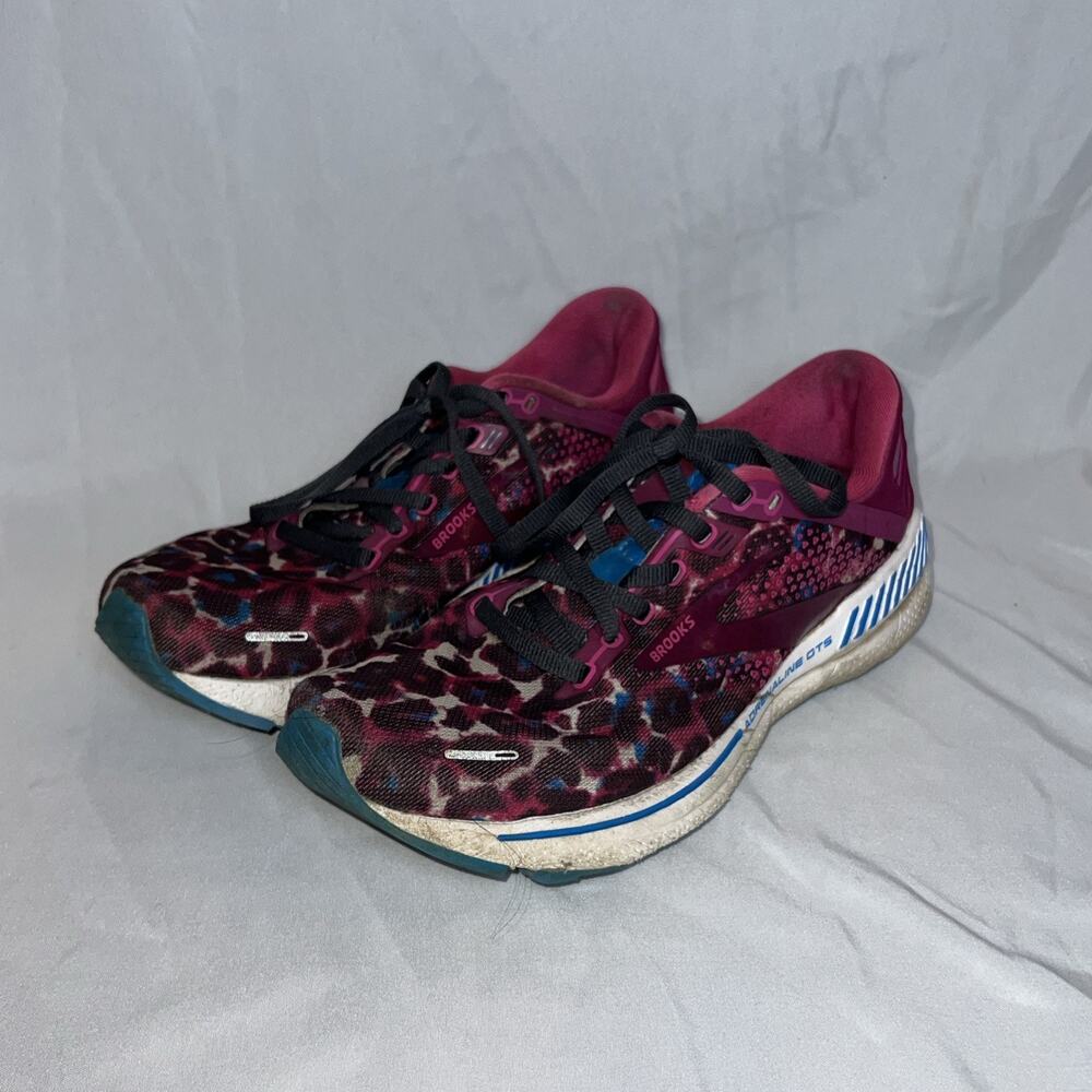 Brooks Adrenaline GTS 22 Womens 8.5 Wild Cosmic Cheetah Athletic Running Shoes